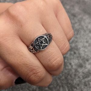 Pentagram Ring Stainless steel - will not tarnish
Worn few times - in excellent